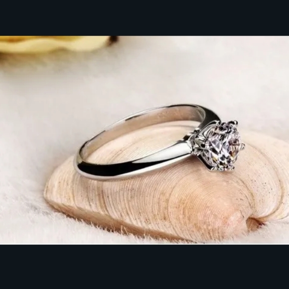 1.5ct High Quality AAAA CZ 925 Sterling Silver Ring - Picture 4 of 4